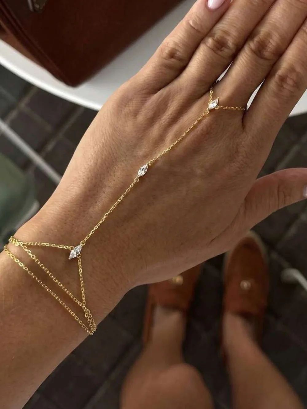Gold Hand Chain Bracelet Q1275
